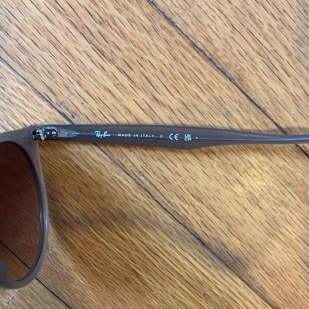 Ray-Ban RB4259 Round Sunglasses with Case - Picture 3 of 4